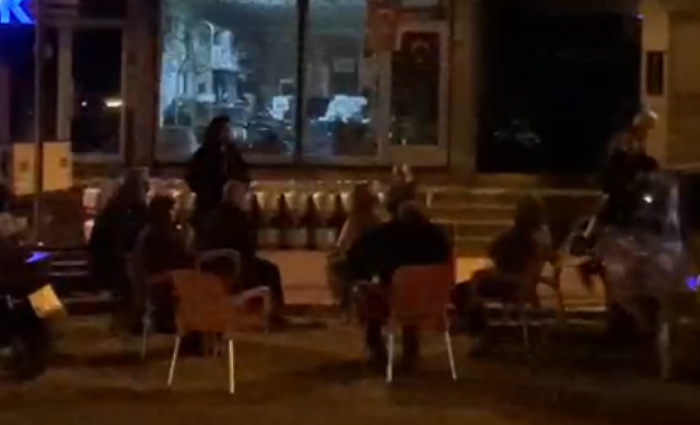 Depremin ardından büyük panik! Halk soluğu sokakta aldı