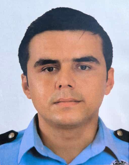 Halı sahada futbol oynayan polis memuru kalp krizi geçirip hayatını kaybetti
