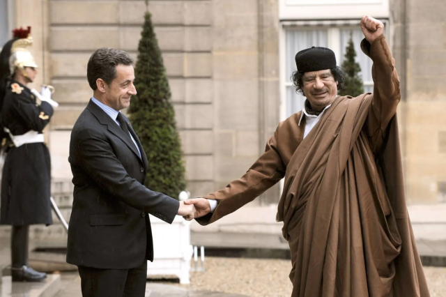 Eski Fransa Cumhurbaşkanı Sarkozy'ye 5 yıl hapis cezası