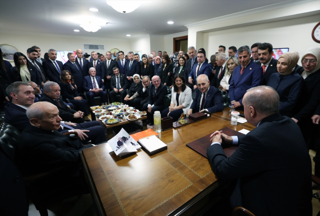 Dervişoğlu'ndan 'fotoğraf' savunması: Eğer böyle bir görüşmeye zirve deniyorsa bu zırvadır