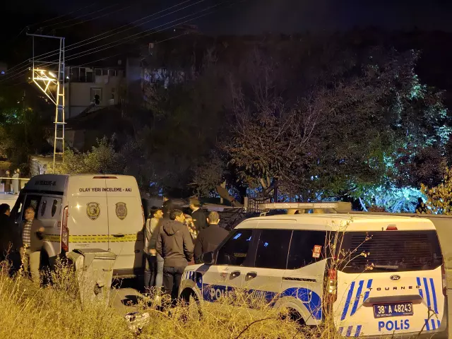 Kayseri'de çifte cinayet: Karı koca cami çıkışında evlerinin önünde öldürüldü