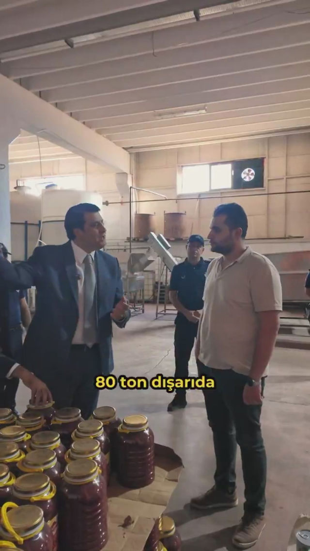 Belediye başkanı 'Bunları annene yedirir misin?' diye sordu, aldığı yanıt karşısında küplere bindi