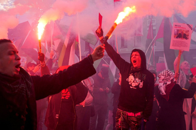 Binler sokağa indi! Norveç'ten İsrail maçı öncesi dev protesto