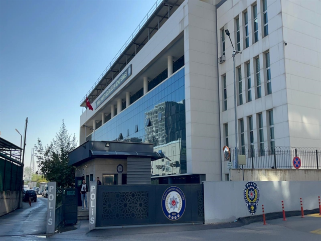 Gözaltındaki eski belediye başkanı rahatsızlanınca hastaneye götürüldü