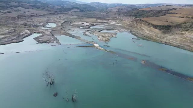 Naip Barajı'nda su seviyesi yüzde 1'in altına düştü