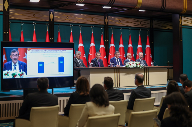 Cevdet Yılmaz: Büyüme hedefi 2025'te yüzde 3.3, 2026'da ise yüzde 3.8