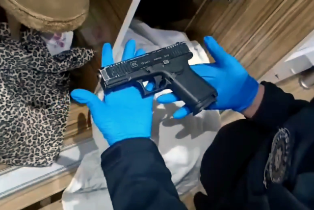 'Bayğaralar' suç örgütüne operasyon! Biri çeyiz sandığında yakalandı, 96 şüpheli tutuklandı 'Bayğaralar' suç örgütüne operasyon! Biri çeyiz sandığında yakalandı, 96 şüpheli tutuklandı