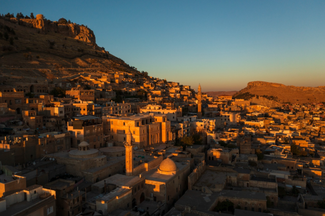 Türkiye Kültür Yolu Festivali'nin Yeni Rotası Mardin: 45 bin sanatçı, 7 bölge, 20 şehir Türkiye Kültür Yolu Festivali'nin Yeni Rotası Mardin: 45 bin sanatçı, 7 bölge, 20 şehir