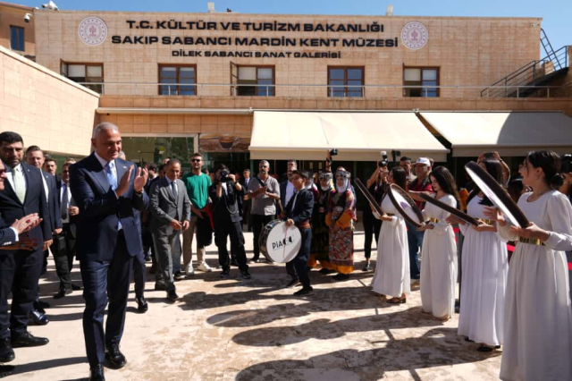 Türkiye Kültür Yolu Festivali'nin Yeni Rotası Mardin: 45 bin sanatçı, 7 bölge, 20 şehir Türkiye Kültür Yolu Festivali'nin Yeni Rotası Mardin: 45 bin sanatçı, 7 bölge, 20 şehir