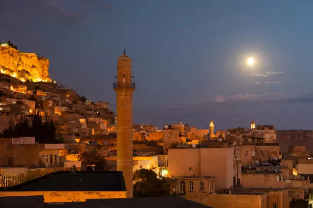 Türkiye Kültür Yolu Festivali'nin Yeni Rotası Mardin: 45 bin sanatçı, 7 bölge, 20 şehir Türkiye Kültür Yolu Festivali'nin Yeni Rotası Mardin: 45 bin sanatçı, 7 bölge, 20 şehir