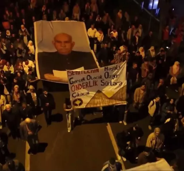 Diyarbakır'da 'Öcalan'a özgürlük' yürüyüşüne biber gazlı müdahale