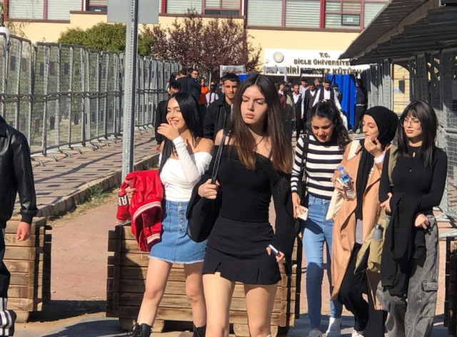 Diyarbakır'daki törende protokol krizi! DEM'li eş başkanlar salonu terk etti