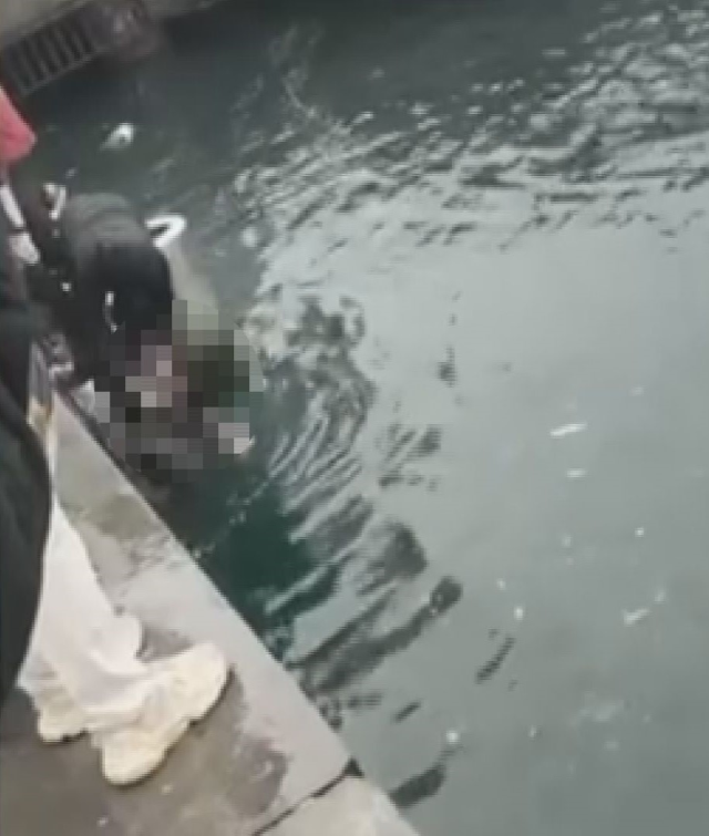 İstanbul'da can pazarı! 4 engelli vatandaş denize düştü, biri hayatını kaybetti