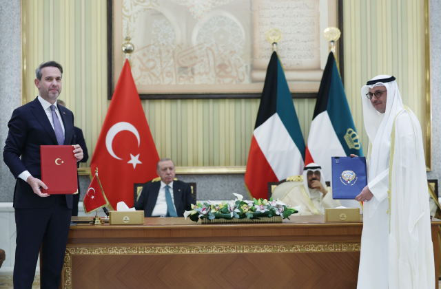 Türkiye ve Kuveyt arasında 4 anlaşma imzalandı Türkiye ve Kuveyt arasında 4 anlaşma imzalandı