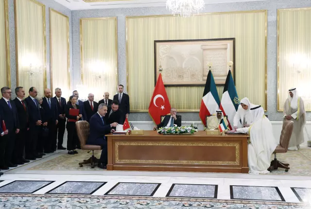 Türkiye ve Kuveyt arasında 4 anlaşma imzalandı Türkiye ve Kuveyt arasında 4 anlaşma imzalandı