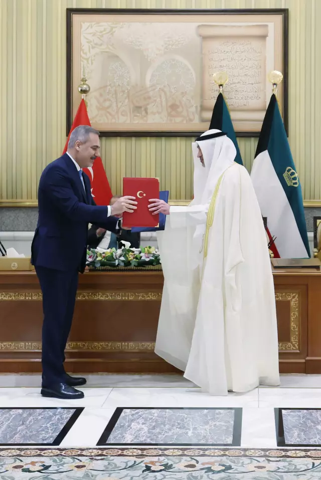 Türkiye ve Kuveyt arasında 4 anlaşma imzalandı Türkiye ve Kuveyt arasında 4 anlaşma imzalandı