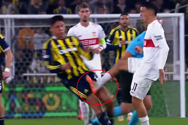 Fenerbahçe, Stuttgart'ı Kerem Aktürkoğlu'nun golüyle devirdi Fenerbahçe, Stuttgart'ı Kerem Aktürkoğlu'nun golüyle devirdi