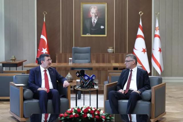 Cumhurbaşkanı Yardımcısı Yılmaz, KKTC Cumhurbaşkanı Erhürman ile bir araya geldi Cumhurbaşkanı Yardımcısı Yılmaz, KKTC Cumhurbaşkanı Erhürman ile bir araya geldi