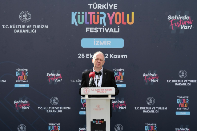 İzmir Kültür Yolu Festivali Sanatseverlerle Buluştu İzmir Kültür Yolu Festivali Sanatseverlerle Buluştu