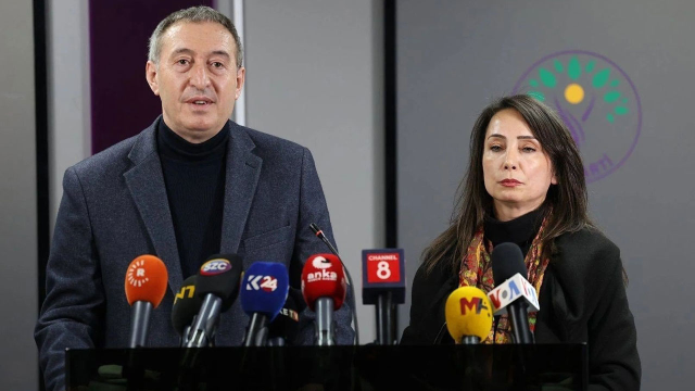 DEM Parti'den PKK'nın Türkiye'den çekilme kararı sonrası ilk açıklama DEM Parti'den PKK'nın Türkiye'den çekilme kararı sonrası ilk açıklama