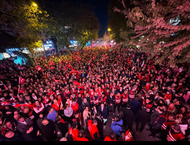 İstanbul'da cumhuriyet coşkusu! Görsel şölen mest etti İstanbul'da cumhuriyet coşkusu! Görsel şölen mest etti
