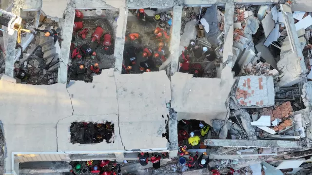 Gebze'de arama çalışmaları sona erdi! Anne ve babanın da cansız bedenlerine ulaşıldı