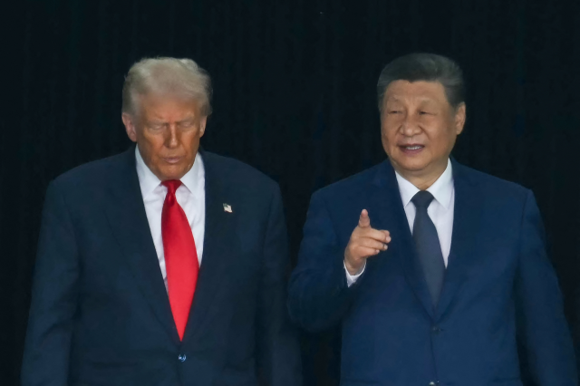 Trump: Çin'e uygulanan gümrük vergileri yüzde 57'den yüzde 47'ye indirilecek Trump: Çin'e uygulanan gümrük vergileri yüzde 57'den yüzde 47'ye indirilecek