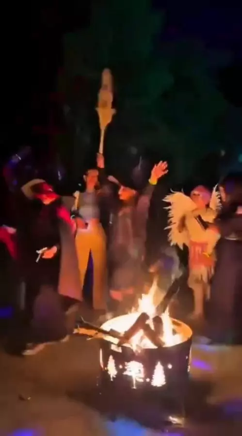 Cadılar bayramı kutlaması için seçtikleri şehir olay Cadılar bayramı kutlaması için seçtikleri şehir olay