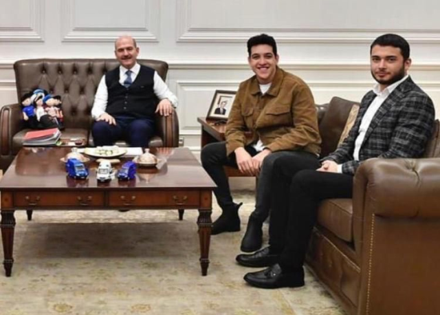 Fotoğrafları ortaya çıkmıştı! Soylu, Fatih Özer iddialarına ateş püskürdü Fotoğrafları ortaya çıkmıştı! Soylu, Fatih Özer iddialarına ateş püskürdü