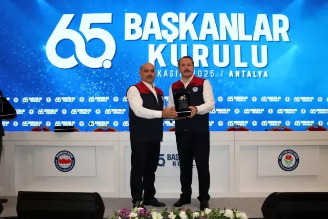 Eğitim-Bir-Sen Adana Şubesi Başarılarıyla Ödüllendirildi Eğitim-Bir-Sen Adana Şubesi Başarılarıyla Ödüllendirildi
