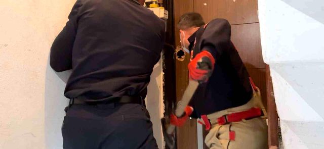 Apartmandan gelen kötü koku acı gerçeği ortaya çıkardı