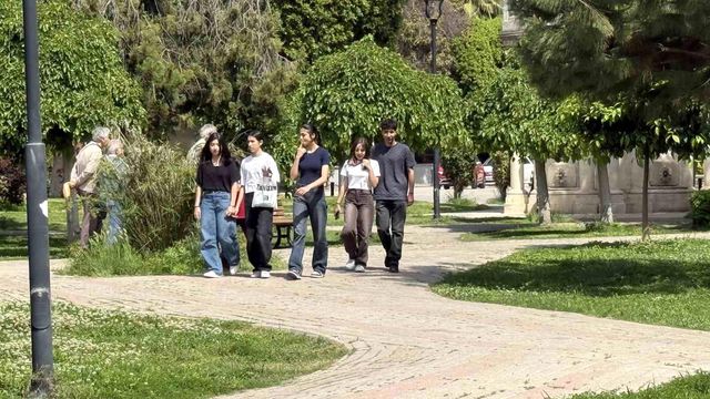 Adana'da yaz gelmeden termometreler çıldırdı