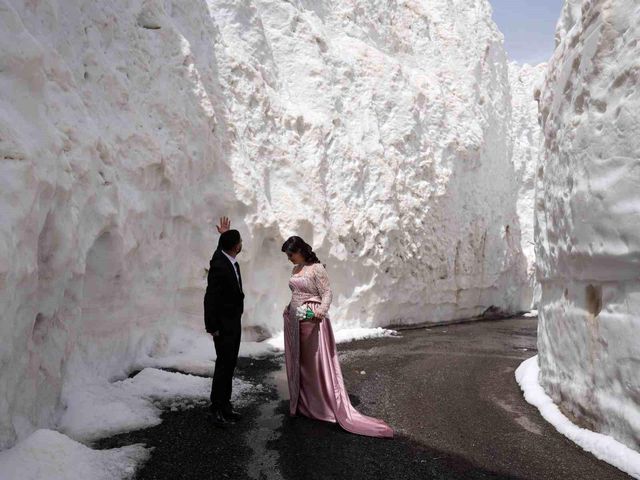 Gelin ve damat adayı kar tünelinde fotoğraf çekimi yaptı