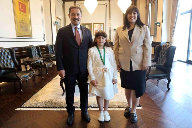 Dünya üçüncüsü olan şehit kızı, valiye söyledikleriyle kendine hayran bıraktı