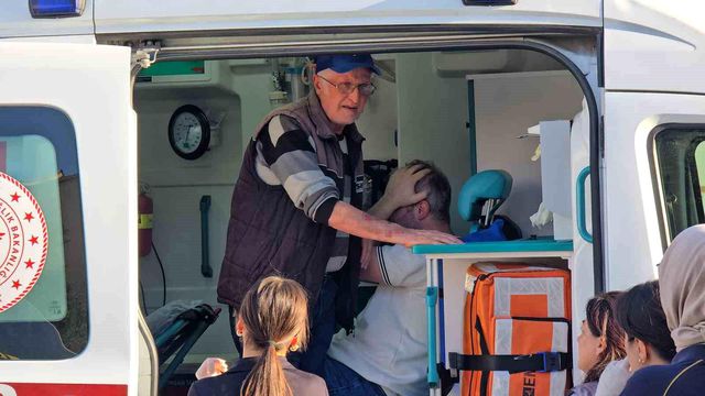 Annesinin elinden kurtulup yola fırlayan 3 yaşındaki Aybars servis aracının altında can verdi