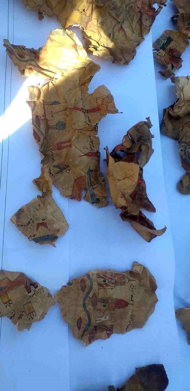 Caminin duvarından çıkan 300 parçalık sır! Ankara'da özel ekipler inceliyor