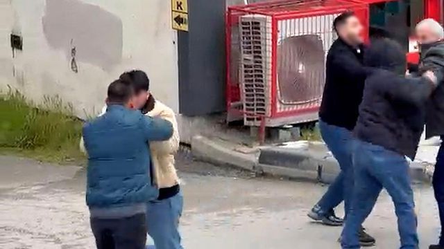 Bolu'da sokak ortasında kavga