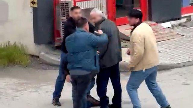 Bolu'da sokak ortasında kavga