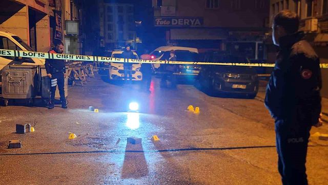 Sevgilisinden ayrılıp alkol alan şahıs etrafa rastgele ateş etti