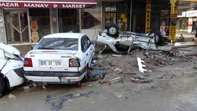 Havza'da sel felaketinin boyutu gün ağarınca ortaya çıktı