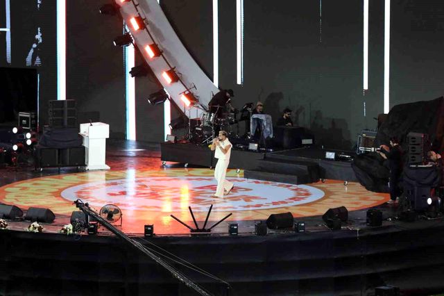 Cumhurbaşkanı Erdoğan, ünlü rapçi Sefo'nun konserini takip etti