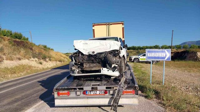 Otomobil ile TIR kafa kafaya çarpıştı: Anne ve kızı öldü, baba ağır yaralandı
