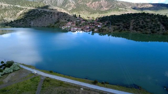 Böylesi görülmedi! Yağışlar sonrası köyün kara ile bağlantısı kesildi