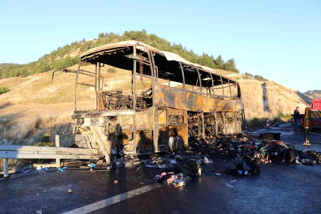 Denizli-Aydın Otoyolu'nda Otobüs Kazası: 8 Ölü, 33 Yaralı