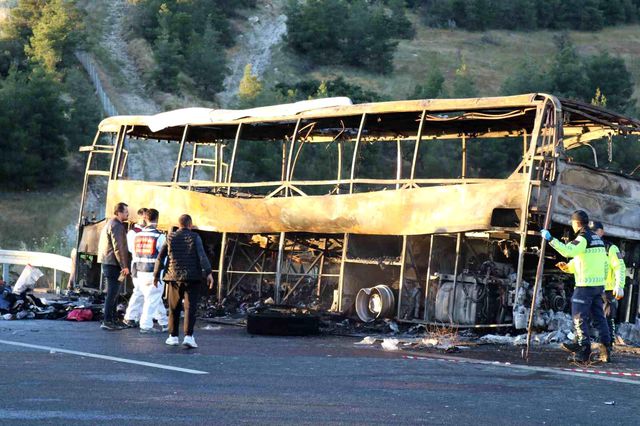 Denizli-Aydın Otoyolu'nda Otobüs Kazası: 8 Ölü, 33 Yaralı