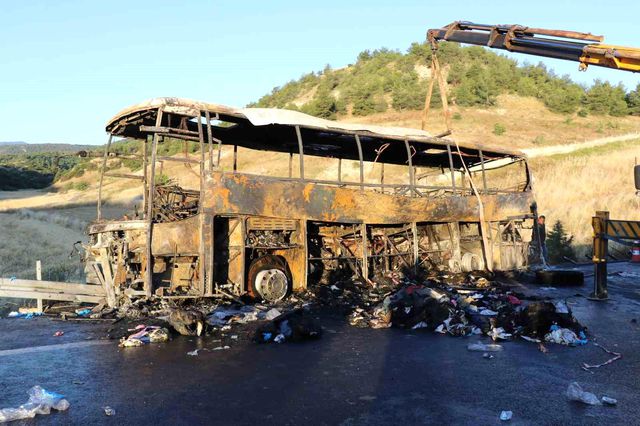 Denizli-Aydın Otoyolu'nda Otobüs Kazası: 8 Ölü, 33 Yaralı