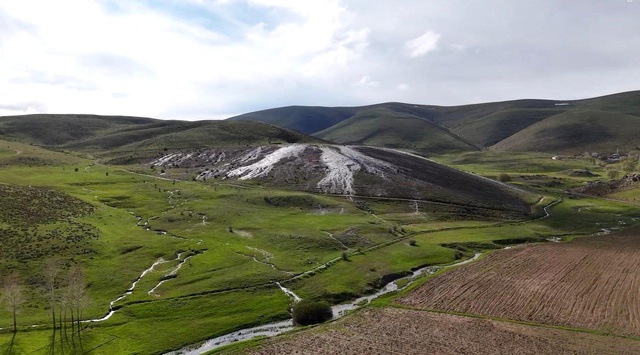 Ağ Nene Tepesi'nin traverten güzelliği