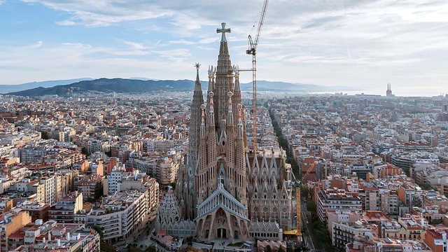Sagrada Familia: Dünyanın En Yüksek Kilisesi