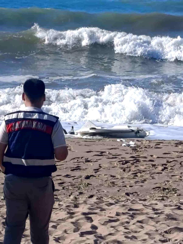 Bartın'da plaja mühimmat yüklü insansız hava aracı vurdu