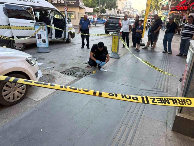 Doğum günü pastasıyla yürürken silahlı saldırıya uğradı